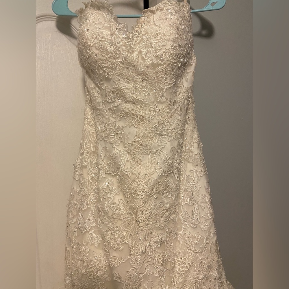 BRAND: MAGGIE SORRETO. SIZE: 8. COLOR: WHITE.